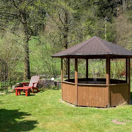 Idyllische Am Waldesrand *